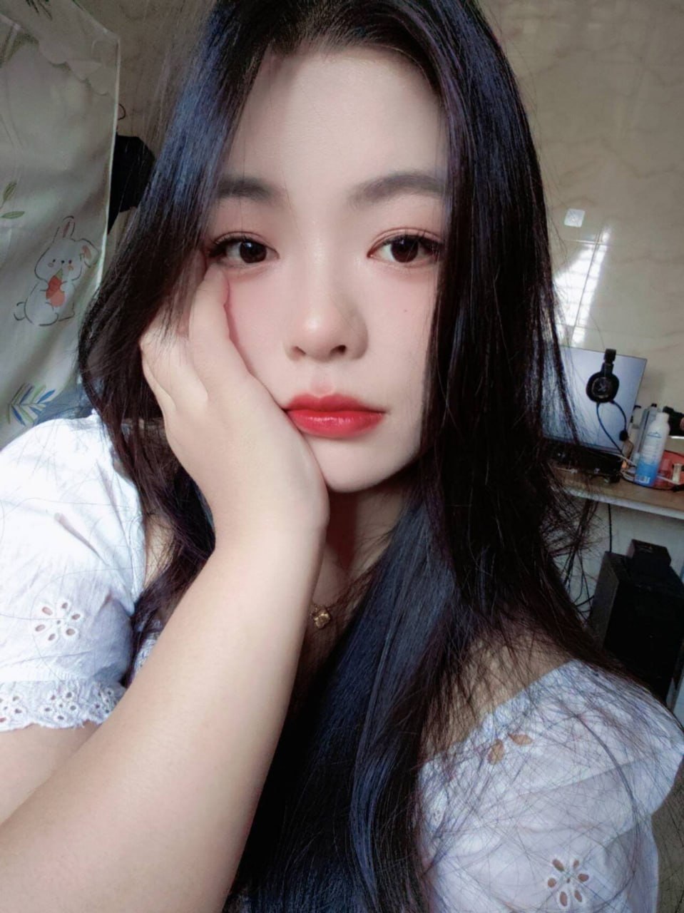 广东 广州 26岁 163cm 135 B杯 工作 温柔 听话 抽烟纹身:无 SM:轻微 无套:可 口交:否 过夜:可 同居:否 可飞:否(广东省内) 价格:4 特点:温柔 听话