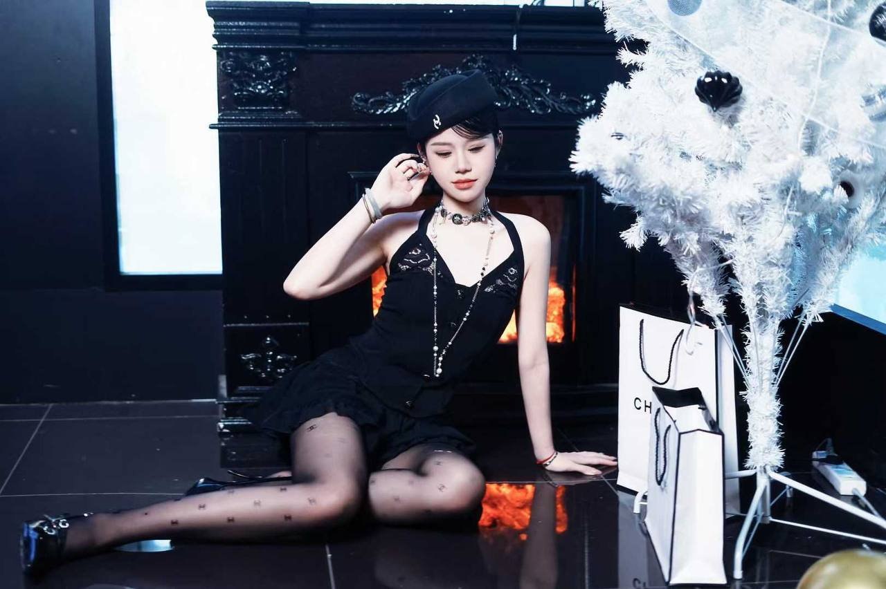 江苏 无锡 24岁 166cm 97 A杯 工作 听话,温柔,高度配合,体贴 床上主动有活力,会叫活好 抽烟纹身:无纹身 SM:是 无套:可 口交:可 过夜:可 同居:否 可飞:可 价格:10 特点:听话,温柔,高度配合,体贴 床上主动有活力,会叫活好