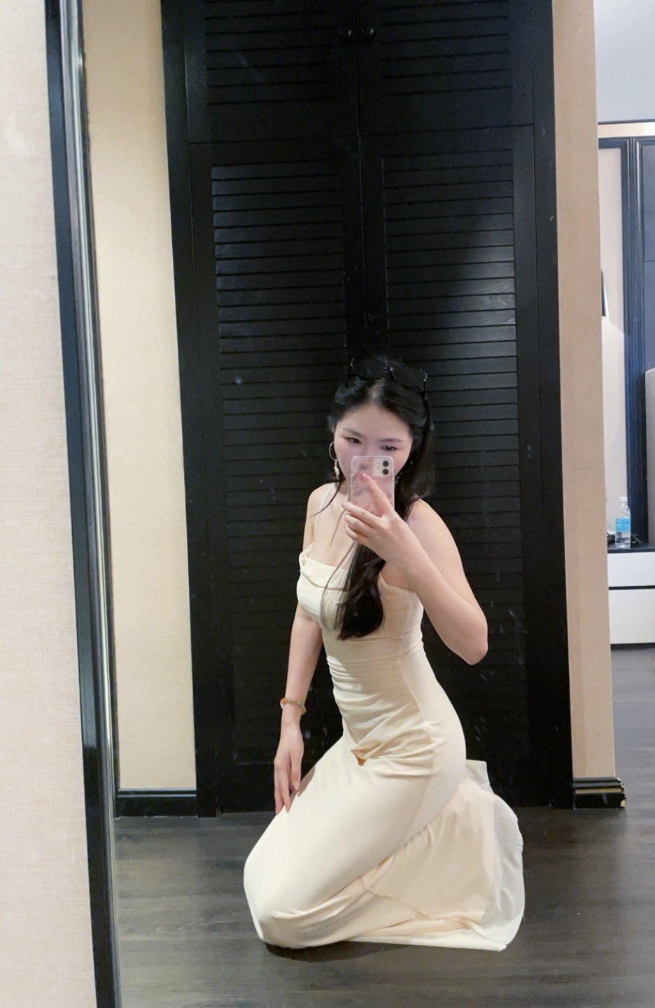 广东 广州 29岁 164cm 95 C杯 酒店管理 御姐型,有情调,喜欢kou,属于好奇宝宝,m属性待开发 抽烟纹身:无 SM:是 无套:可 口交:可 过夜:可 可飞:可 优先同省 价格:12 特点:御姐型,有情调,喜欢kou,属于好奇宝宝,m属性待开发