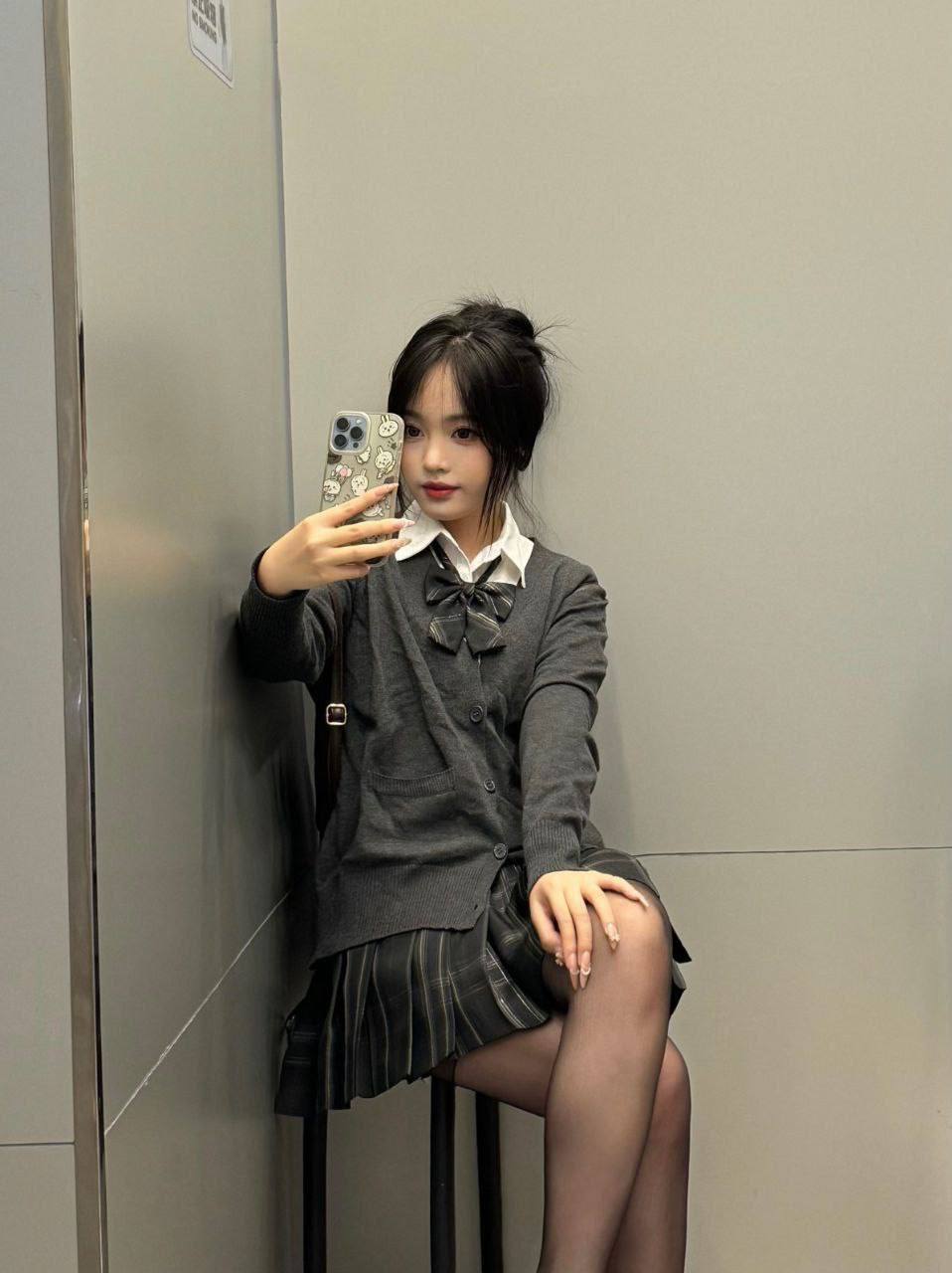 辽宁 大连 21岁 165cm 100 B杯 学生 话少不事多,懂人情世故,干净,不是职业的 抽烟纹身:无 SM:否 无套:可 口交:可 过夜:可 同居:可 可飞:可 价格:7.5 特点:话少不事多,懂人情世故,干净,不是职业的