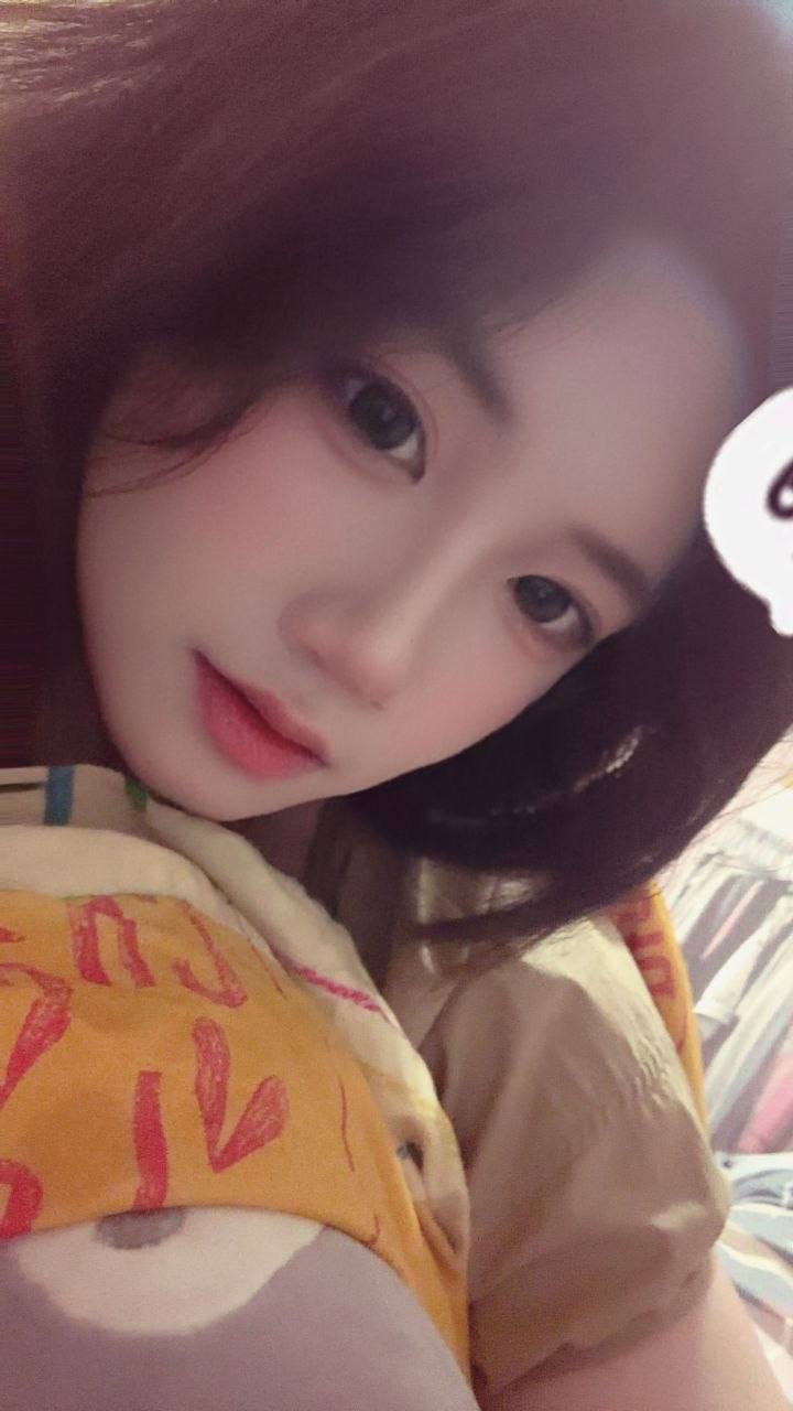 广西 百色 18岁 168cm 145 B杯 前凸后翘 抽烟纹身:无 SM:是 无套:可 口交:可 过夜:可 同居:可 可飞:可 价格:3/7/20 特点:前凸后翘