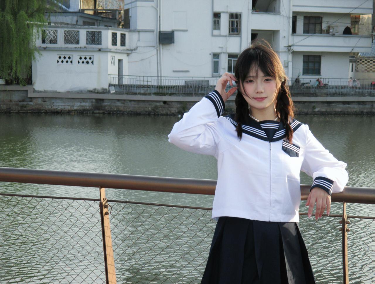 江苏 南通 22岁 157cm 106 C杯 学生 性格外向开朗,善解人意,能提供情绪价值,211本素质高,活很好 抽烟纹身:无 SM:是 无套:否 口交:可 过夜:可 同居:否 可飞:可 价格:5 特点:性格外向开朗,善解人意,能提供情绪价值,211本素质高,活很好