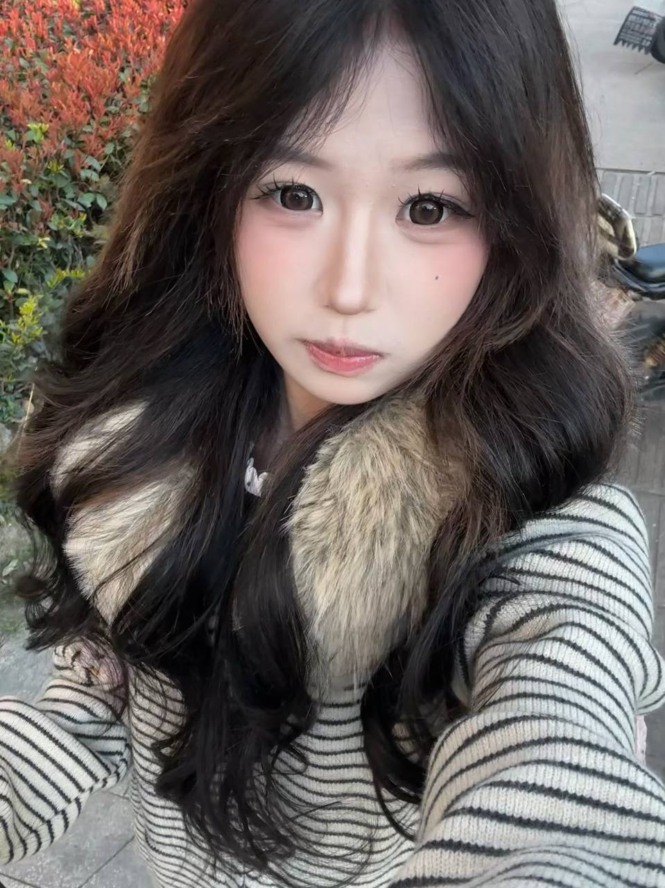 江西 南昌 06岁 163cm 83 B杯 学生 风格多变 性格好 抽烟纹身:无 SM:否 无套:可 口交:可 过夜:可 同居:否 可飞:能 价格:10 特点:风格多变 性格好