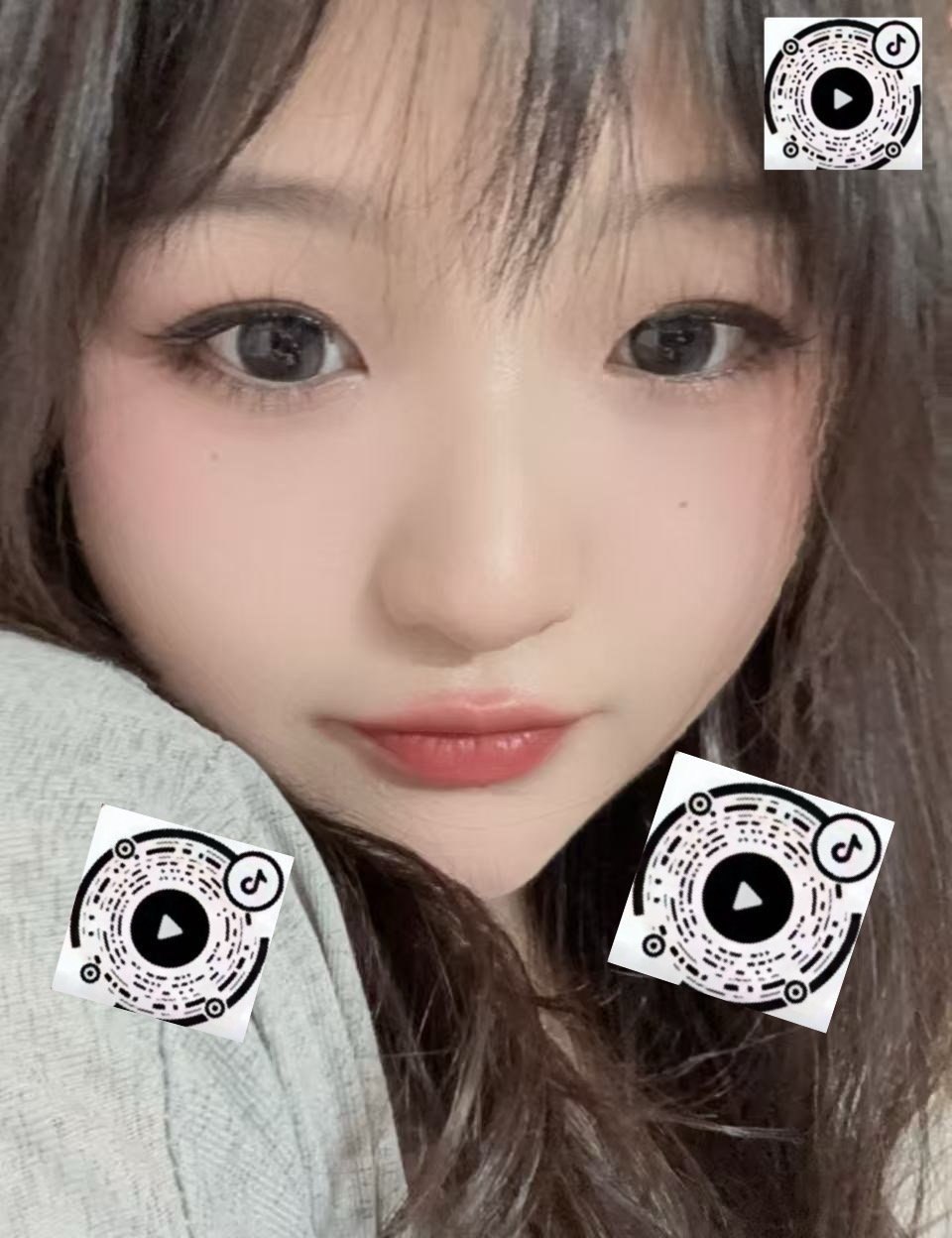 湖南 长沙 25岁 165cm 130 D杯 销售 会倾听能提供充分情绪价值,性格比较活泼爱撒娇 抽烟纹身:有纹身 SM:轻微 无套:可 口交:可 过夜:可 同居:可 可飞:否 价格:2 特点:会倾听能提供充分情绪价值,性格比较活泼爱撒娇