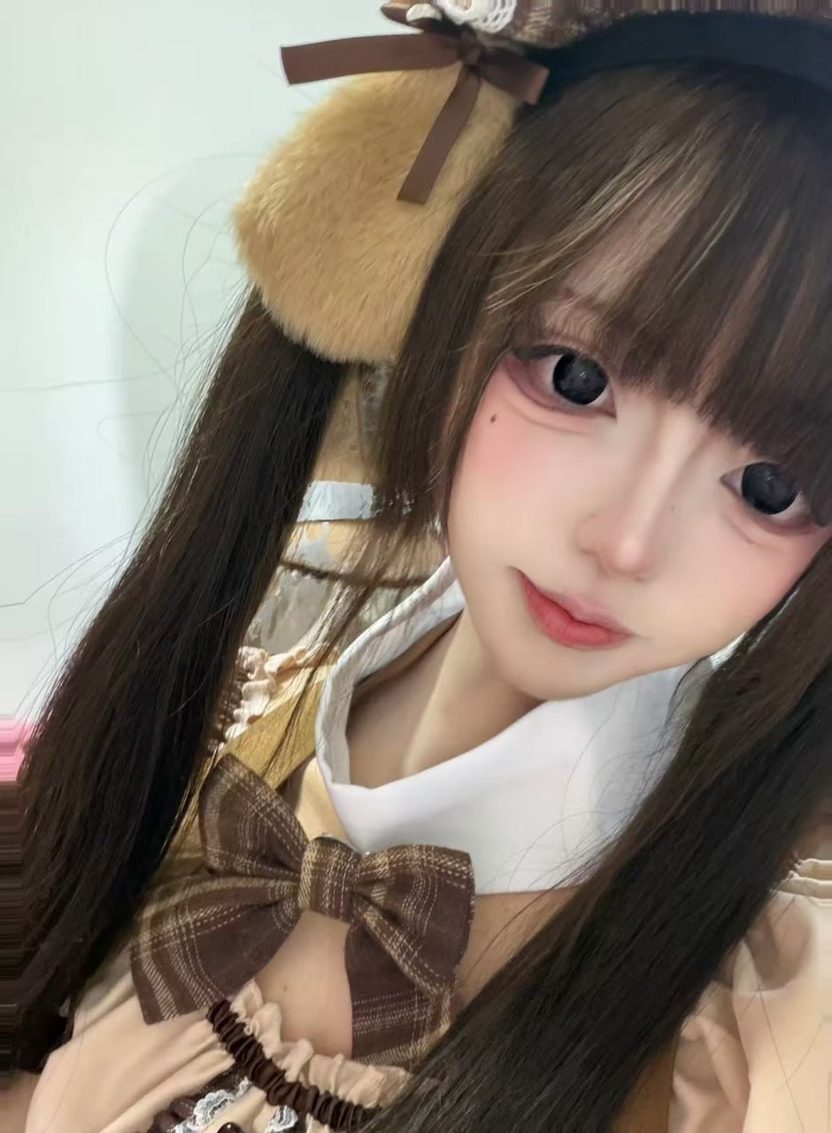 广东 广州 18岁 160cm 38 B杯 工作 不照片,事少听话 抽烟纹身:无 SM:轻 无套:可 口交:可 过夜:可 同居:可 可飞:可 价格:10 特点:不照片,事少听话