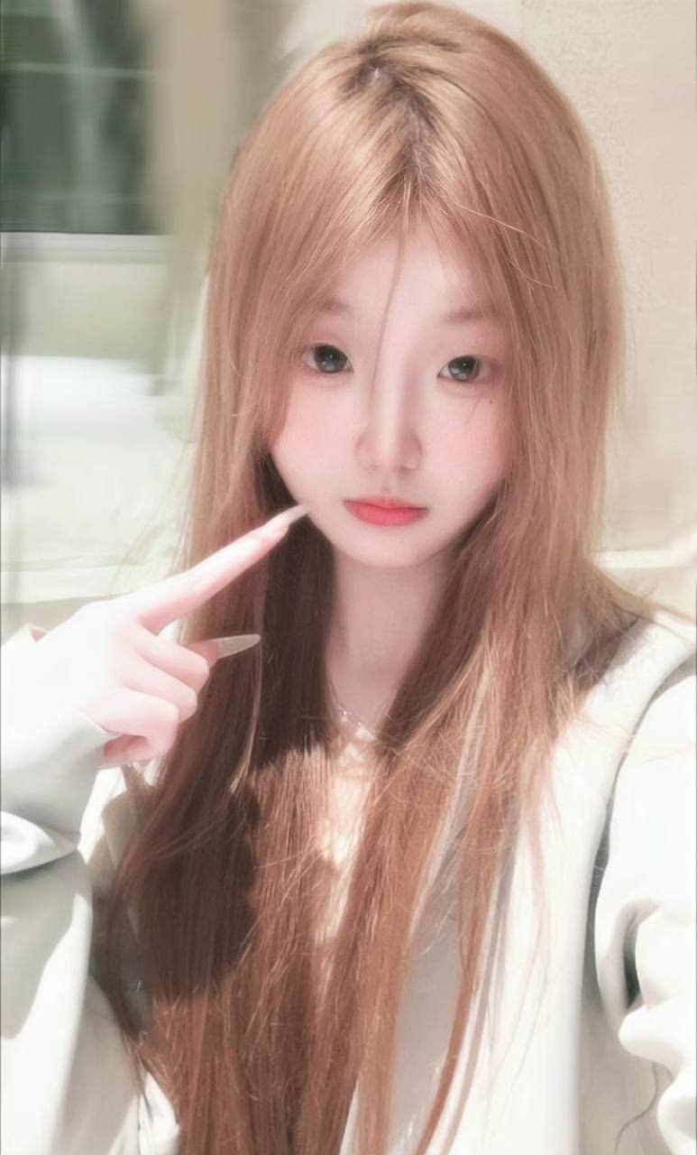 江苏 徐州 宿迁 连云港 18岁 168cm 105 B杯 学生 会听话,会提供情绪价值,不做不闹,性格活泼,皮肤暖白 抽烟纹身:无 SM:否 无套:可 口交:可 过夜:否 同居:否 可飞:不可以 价格:10 特点:会听话,会提供情绪价值,不做不闹,性格活泼,皮肤暖白