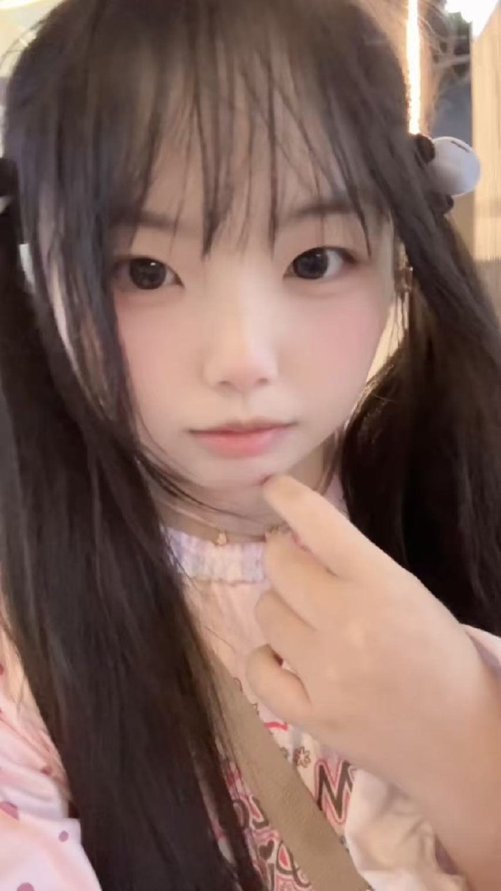 浙江 杭州 18岁 145cm 85 B杯 学生 三点粉 水多听话 爱叫爸爸 萝莉 馒头 粉色肥鲍 高度配合 抽烟纹身:无 SM:是 无套:可 口交:否 过夜:可 同居:可 可飞:可 价格:12 特点:三点粉 水多听话 爱叫爸爸 萝莉 馒头 粉色肥鲍 高度配合