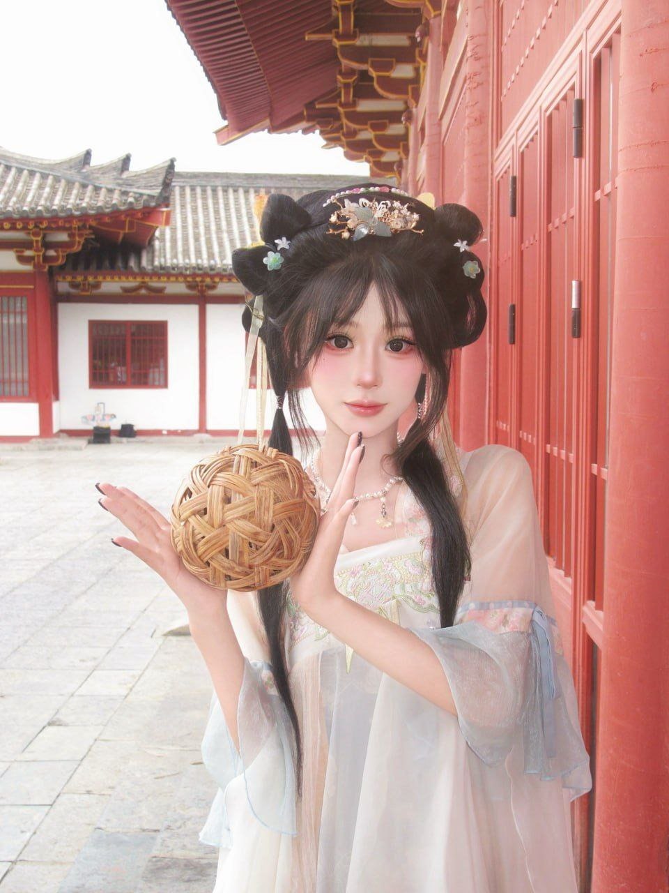 江苏 徐州 18岁 167cm 82 B杯 会点舞蹈 可以双飞 抽烟纹身:无 SM:是 无套:否 口交:可 过夜:可 同居:否 可飞:可 价格:5 特点:会点舞蹈 可以双飞
