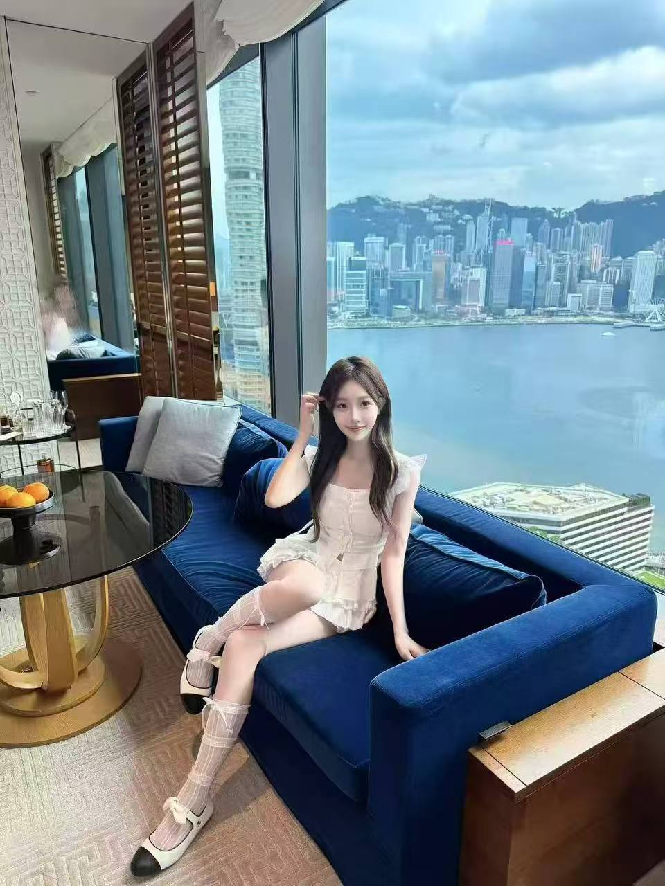 广东 广州 19岁 166cm 96 B杯 学生 喜欢旅游,会给情绪价值,身材好,脾气好 抽烟纹身:无 SM:否 无套:否 口交:可 过夜:可 同居:可 可飞:可,港澳 价格:24 特点:喜欢旅游,会给情绪价值,身材好,脾气好