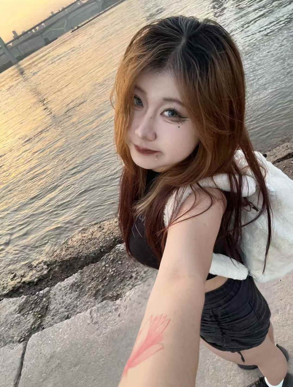 贵州 贵阳 18岁 162cm 120 D杯 工作 18岁D杯大奶妹妹 D奶绝活胸推 可口可无可内 乖巧听话 温柔体贴 懂事不粘人 会照顾人 床上主动 性欲旺盛 床上榨汁机 大屁股后入搞得你不要不要的 不死鱼 配合度高 可以接受SM 接受程度高 来个喜欢调教的老板 给她M属性直接拉满 小母狗一只 不是很过分的要求都可以满足老板 会提供情绪价值 希望来个老板开发她 抽烟纹身:有抽烟有纹身 SM:是 无套:可 口交:可 过夜:可 同居:可 可飞:可 价格:6 特点:18岁D杯大奶妹妹 D奶绝活胸推 可口可无可内 乖巧听话 温柔体贴 懂事不粘人 会照顾人 床上主动 性欲旺盛 床上榨汁机 大屁股后入搞得你不要不要的 不死鱼 配合度高 可以接受SM 接受程度高 来个喜欢调教的老板 给她M属性直接拉满 小母狗一只 不是很过分的要求都可以满足老板 会提供情绪价值 希望来个老板开发她