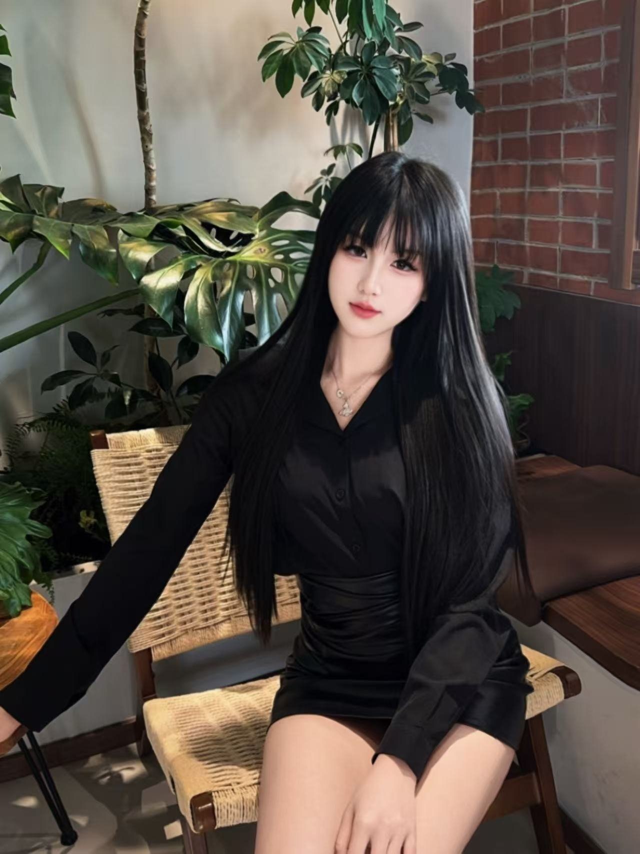 云南 昆明 21岁 167cm 101 B杯 销售 懂事,会玩,情绪价值拉满 抽烟纹身:有纹身 SM:否 无套:可 口交:可 过夜:可 可飞:能 价格:7 特点:懂事,会玩,情绪价值拉满