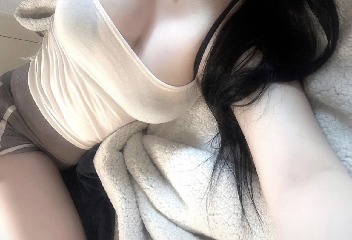 河北 邢台 168cm 104 B杯 主播 皮肤白 比较听话 三观正 抽烟纹身:无 SM:否 无套:否 口交:可 过夜:可 同居:可 可飞:是 价格:6 特点:皮肤白 比较听话 三观正