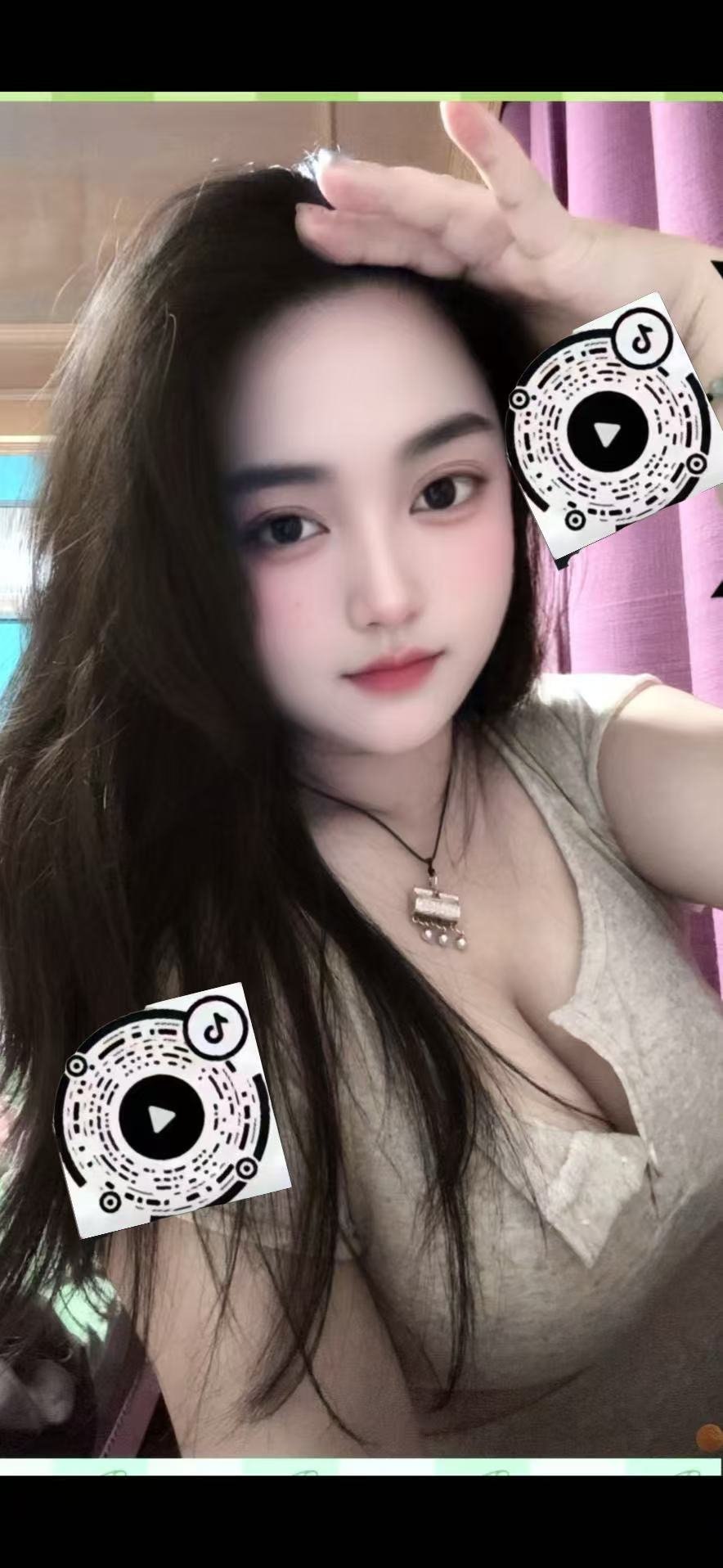 江苏 昆山 23岁 160cm 120 D杯 胸大 身材好 温柔 听话 抽烟纹身:有纹身 SM:否 无套:否 口交:可 过夜:可 同居:可 可飞:不 价格:7 特点:胸大 身材好 温柔 听话