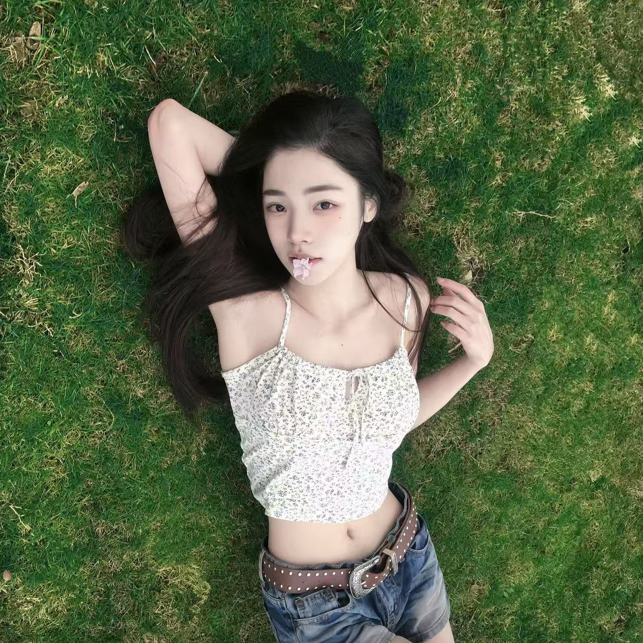 上海 上海 20岁 167cm 85 B杯 学生 清冷美女 皮肤很嫩 白净 抽烟纹身:无 SM:轻微 无套:否 口交:可 过夜:可 同居:可 可飞:可,港澳 价格:25 特点:清冷美女 皮肤很嫩 白净