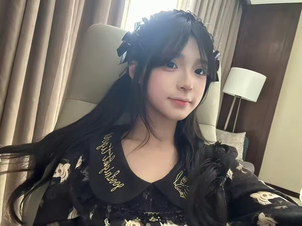 四川 眉山 19岁 166cm 105 B杯 学生 年纪小,紧,敏感,水多,听话,提供情绪价值 抽烟纹身:无 SM:是 无套:可 口交:可 过夜:可 同居:可 可飞:可 价格:4.5 特点:年纪小,紧,敏感,水多,听话,提供情绪价值