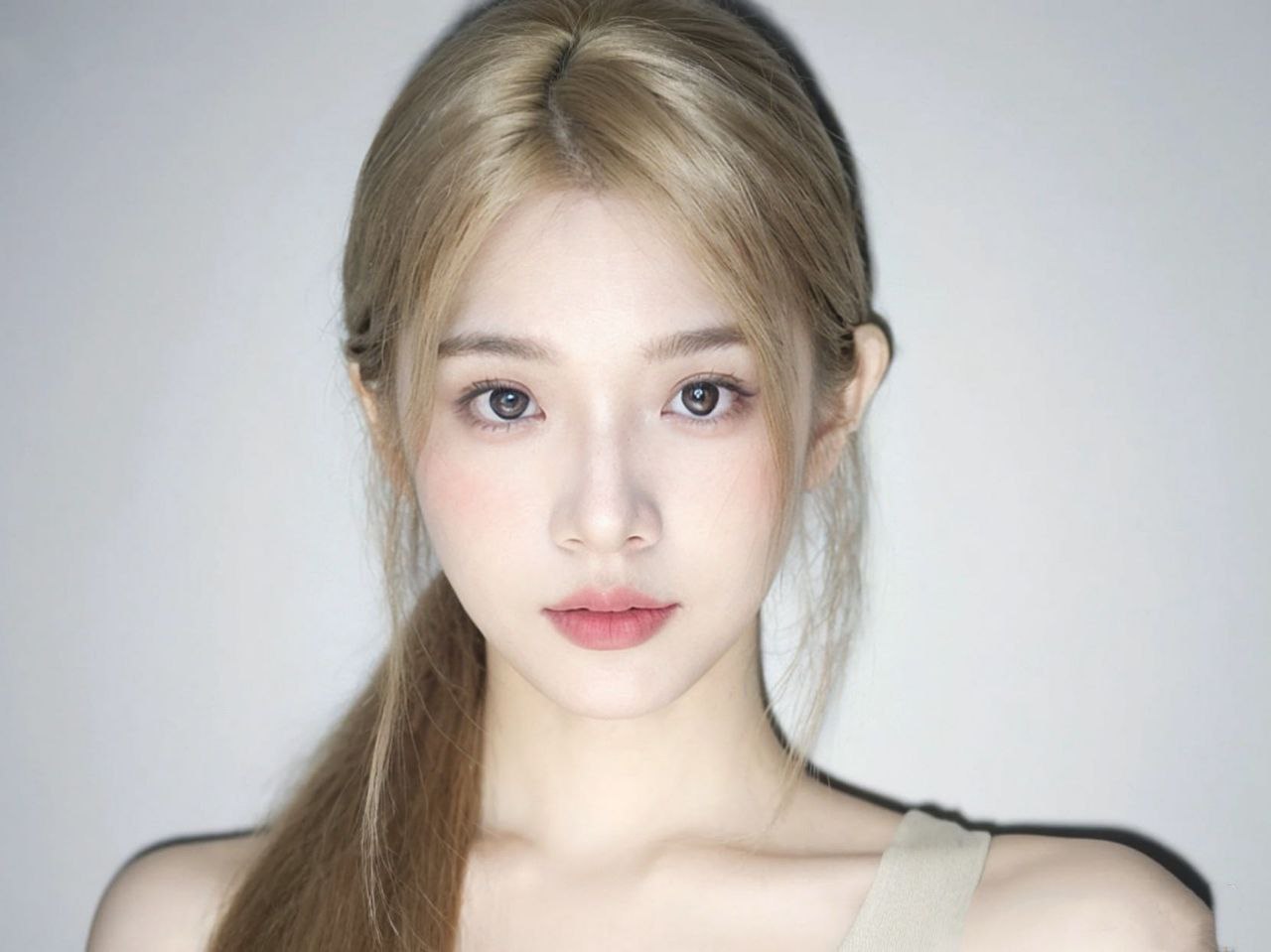 广东 广州 04岁 166cm 94 B杯 学生 艺术生,性格好,可盐可甜,爱打游戏和旅游 抽烟纹身:无 SM:是 无套:否 口交:可 过夜:可 同居:可 可飞:可 价格:22 特点:艺术生,性格好,可盐可甜,爱打游戏和旅游