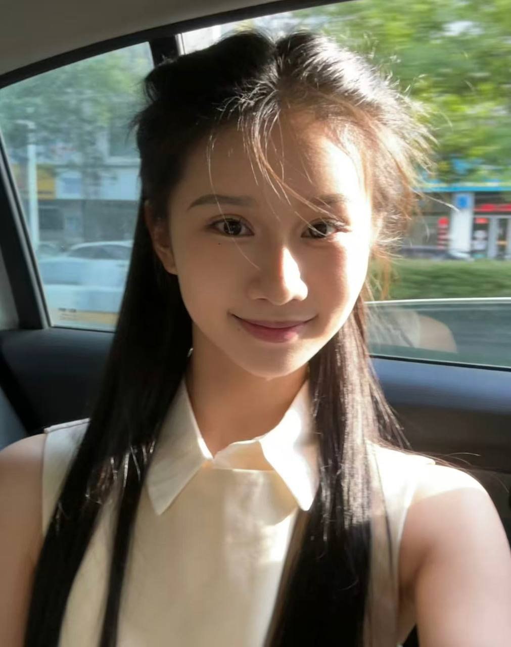 广东 广州 2岁 165cm 99 B杯 冷白皮 抽烟纹身:无 SM:否 无套:否 口交:可 过夜:可 可飞:可 价格:20 特点:冷白皮