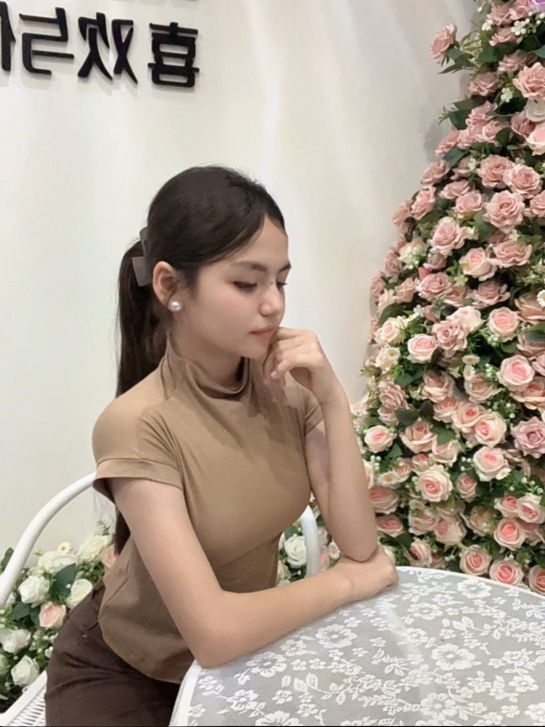 新疆 塔城 18岁 160cm 50 B杯 学生 听话粘人, 逼紧,性格好,三观正,强制自慰,控制高潮,潮吹失禁,肛塞,剃毛,耳光,鞭打,捆绑,滴蜡,窒息,语言侮辱,户外暴露,户外玩弄 抽烟纹身:无 SM:是 无套:否 口交:可 过夜:可 同居:否 可飞:否 价格:3 特点:听话粘人, 逼紧,性格好,三观正,强制自慰,控制高潮,潮吹失禁,肛塞,剃毛,耳光,鞭打,捆绑,滴蜡,窒息,语言侮辱,户外暴露,户外玩弄
