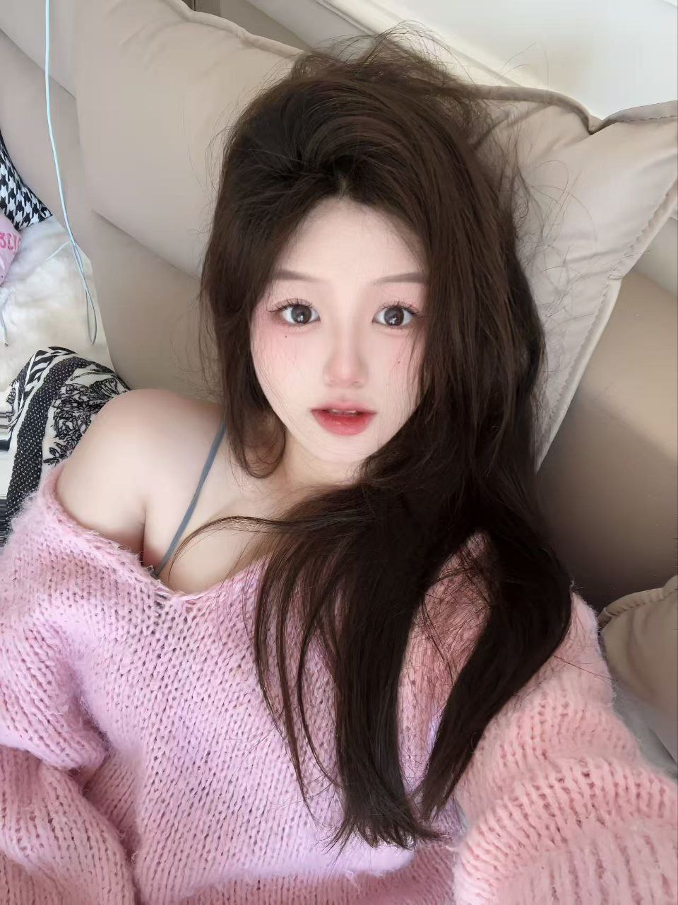 河南 郑州 23岁 163cm 120 E杯 工作 熊大 潮吹会夹 听话 温柔 甜美反差 有做脱毛 e奶可以乳交 水多 抽烟纹身:无抽烟有纹身 SM:是 无套:可 口交:可 过夜:可 同居:否 可飞:可 价格:15 特点:熊大 潮吹会夹 听话 温柔 甜美反差 有做脱毛 e奶可以乳交 水多