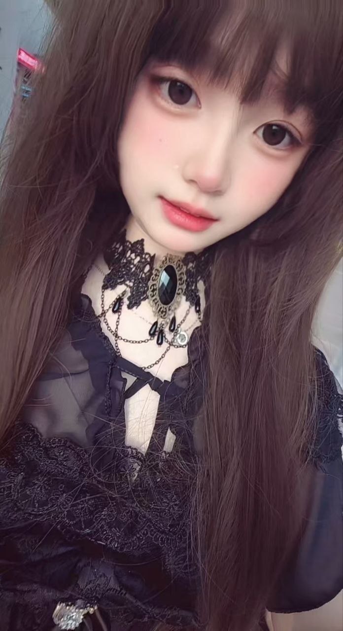 河南 濮阳 18岁 152cm 90 B杯 学生 喜欢穿lolita或者比较萌一点的衣服,也可以穿性感一点的 抽烟纹身:无 SM:否 无套:可 口交:否 过夜:可 同居:否 可飞:可 价格:2/4/6 特点:喜欢穿lolita或者比较萌一点的衣服,也可以穿性感一点的