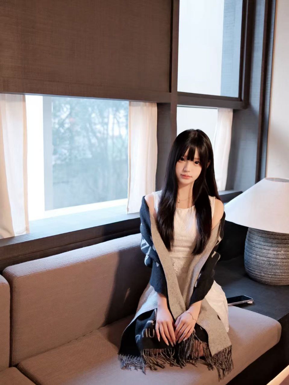 广东 深圳 19岁 162cm 83 B杯 学生 白幼瘦 纯欲脸 性格特别好很听话 抽烟纹身:无 SM:轻微 无套:否 口交:可 过夜:可 同居:可 可飞:可 价格:20 特点:白幼瘦 纯欲脸 性格特别好很听话