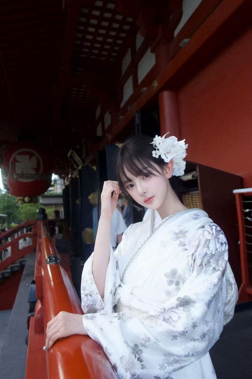 江苏 南京 19岁 168cm 94 B杯 皮肤白嫩 冷白皮 天然无整 顶级甜妹 颜值天花板 SM:轻微 无套:可商量 口交:可 过夜:可 同居:可 可飞:可 价格:50 特点:皮肤白嫩 冷白皮 天然无整 顶级甜妹 颜值天花板