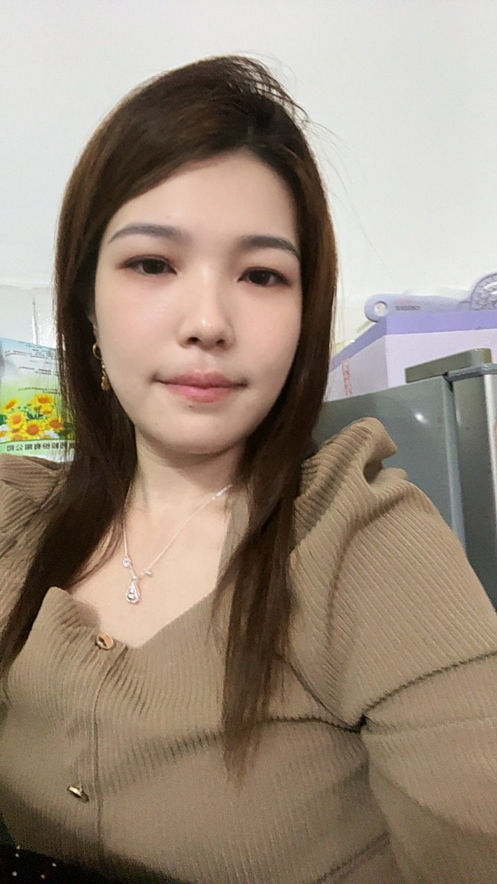 广东 深圳 31岁 160cm 103 B杯 工作 懂事,听话,B水多,耐草,配合度高,技术好,皮肤好,奶子大 SM:是 无套:可 口交:否 过夜:可 同居:否 可飞:不能,只能同城 特点:懂事,听话,B水多,耐草,配合度高,技术好,皮肤好,奶子大