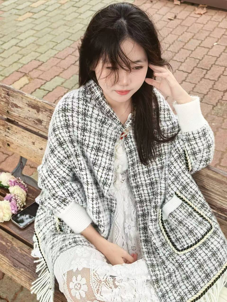 广东 深圳 18岁 164cm 92 B杯 学生 皮肤白嫩 配合度高 水多 抽烟纹身:无 SM:轻微 无套:可 口交:可 过夜:可 同居:可 可飞:可 价格:12 特点:皮肤白嫩 配合度高 水多
