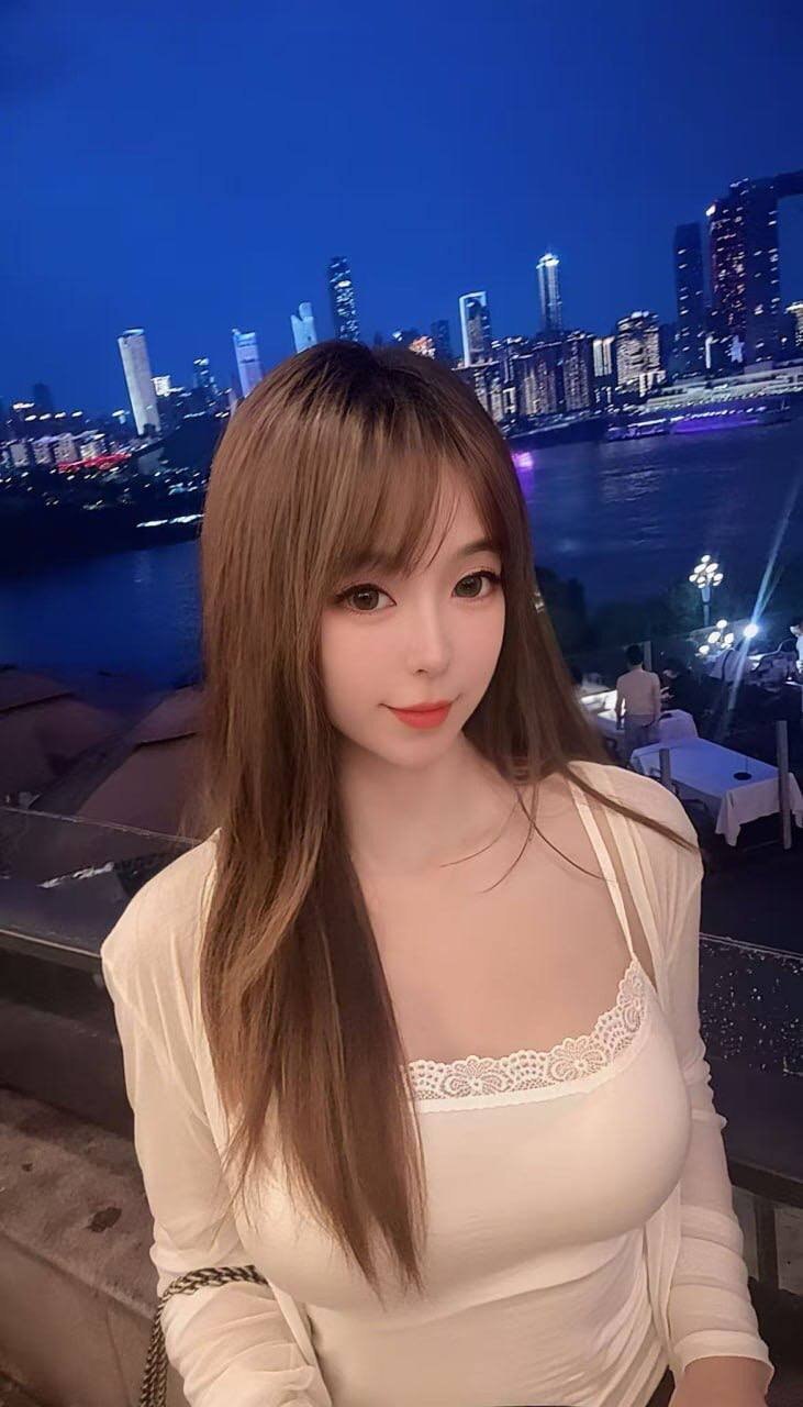 广东 佛山 23岁 165cm 99 C杯 瑜伽老师 会高尔夫,金融股票,跳舞,性感小厨娘,腰臀比天花板,三点粉,前凸后翘 抽烟纹身:无 SM:是 无套:可 口交:可 过夜:可 同居:可 可飞:能,周边城市,外省 价格:9 特点:会高尔夫,金融股票,跳舞,性感小厨娘,腰臀比天花板,三点粉,前凸后翘