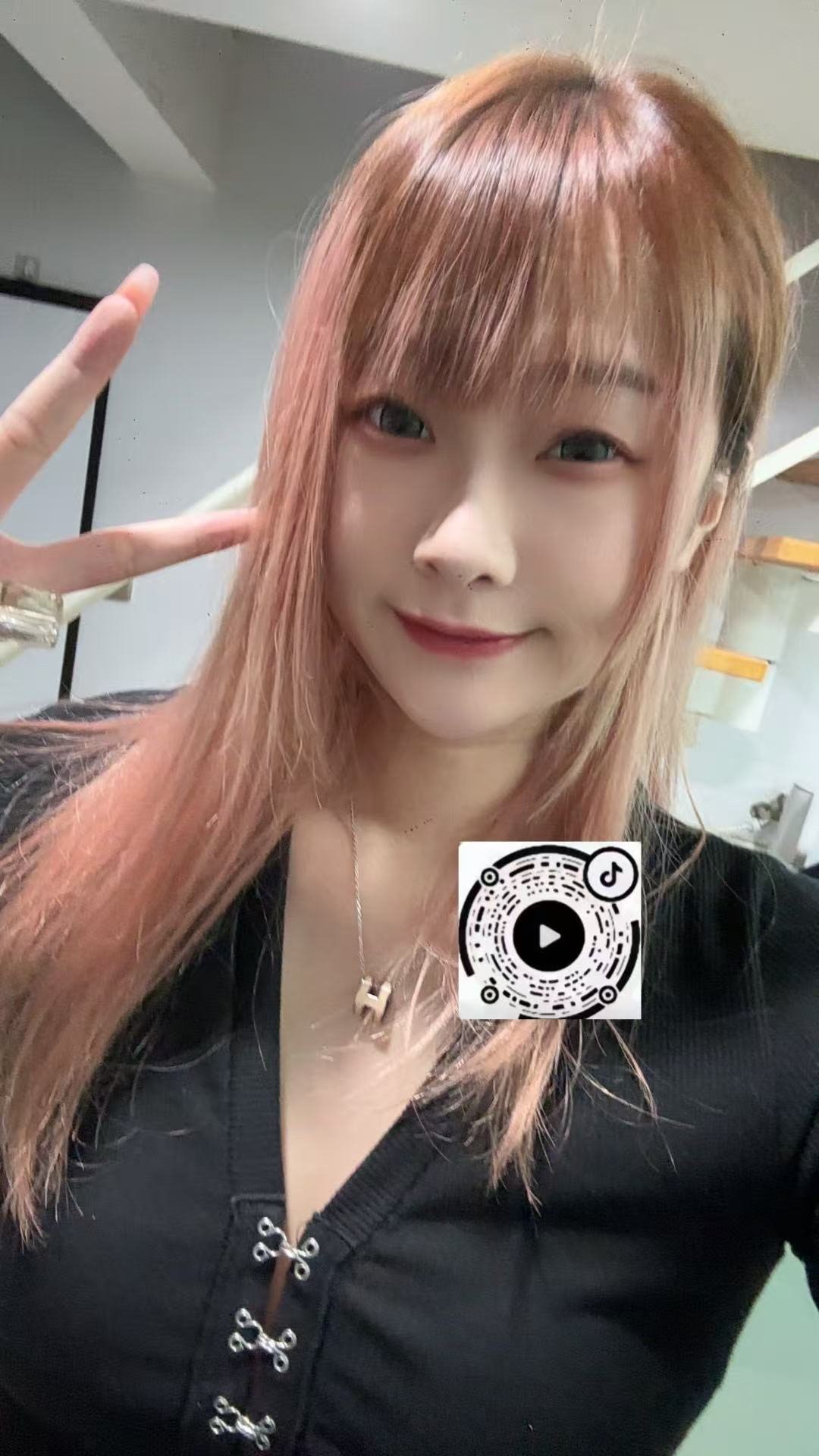 广东 深圳 26岁 177cm 115 B杯 工作 奶子挺 屁股翘。身材好 玩的开 水多活好 非常懂事 拍拍屁股就知道干嘛 人肉榨汁机 欲望强 抽烟纹身:有纹身 SM:否 无套:可 口交:可 过夜:可 同居:否 可飞:可 价格:6 特点:奶子挺 屁股翘。身材好 玩的开 水多活好 非常懂事 拍拍屁股就知道干嘛 人肉榨汁机 欲望强