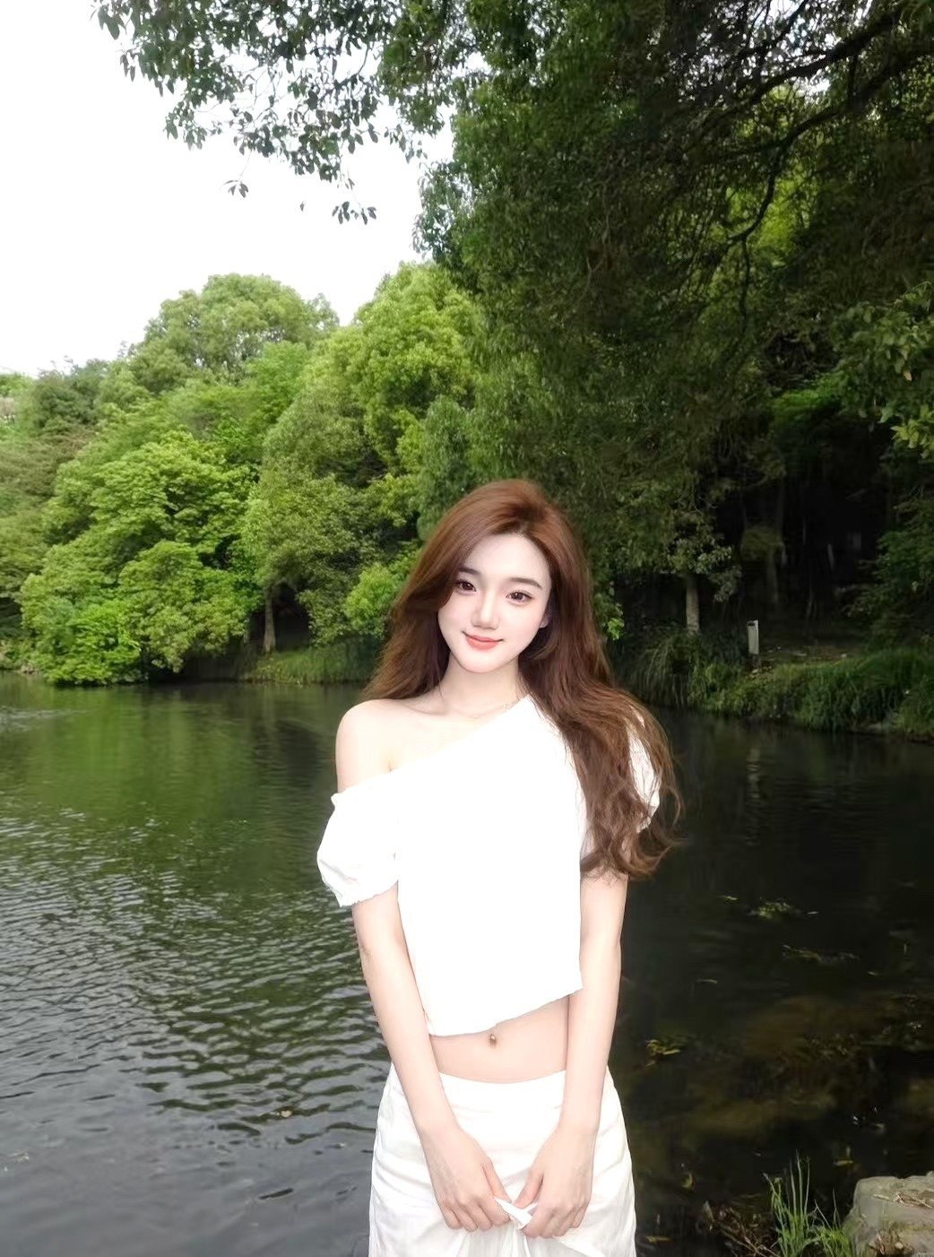 广东 深圳 22岁 161cm 94 C杯 上班 无整,水多,听话懂事 抽烟纹身:无 SM:能,轻微 无套:否 口交:可 过夜:可 可飞:可,港澳 价格:12-25 特点:无整,水多,听话懂事