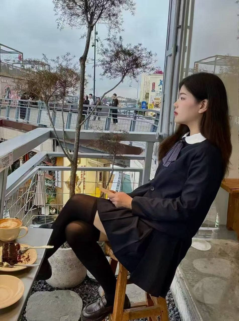 广东 佛山 20岁 169cm 104 B杯 毕业在实习 喜欢运动,会做咖啡,性格比较好,会哄人,听话乖 抽烟纹身:无 SM:否 无套:否 口交:可 过夜:可 同居:可 可飞:否 价格:7 特点:喜欢运动,会做咖啡,性格比较好,会哄人,听话乖