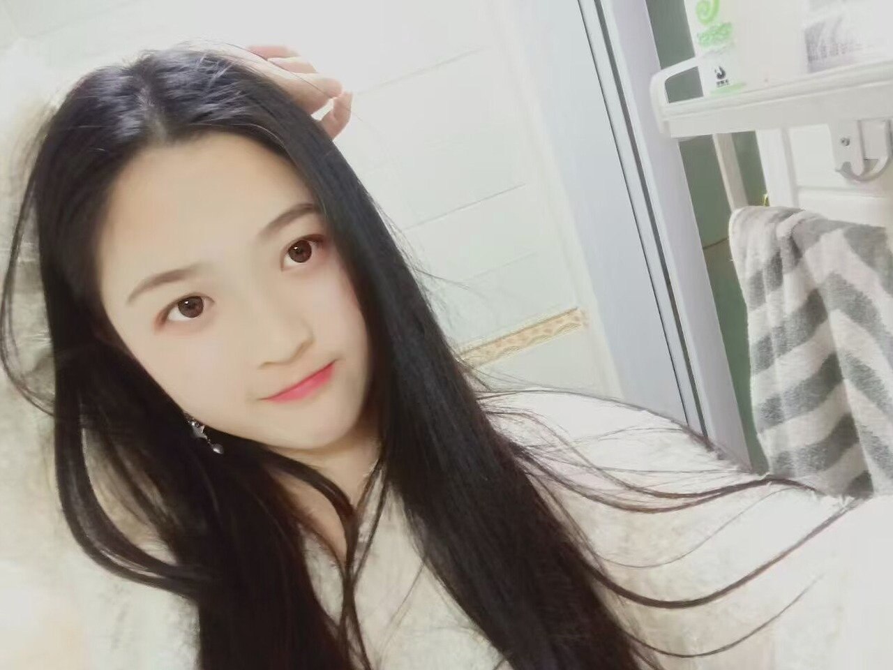 江苏 宿迁 25岁 160cm 60 C杯 工作 会舞蹈,喜欢唱歌,性格开朗 抽烟纹身:无 SM:否 无套:否 口交:否 过夜:可 同居:可 可飞:可 价格:15 特点:会舞蹈,喜欢唱歌,性格开朗