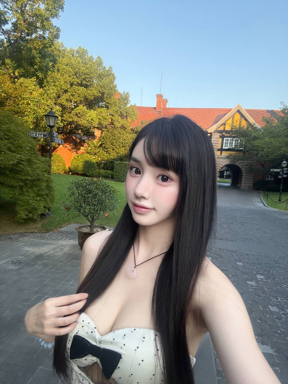 江苏 南京 22岁 164cm 43 C杯 学生 💦多反差情绪稳定听话提供情绪价值唯一 抽烟纹身:无 SM:是 无套:可 口交:可 过夜:可 同居:可 可飞:可 价格:30 特点:💦多反差情绪稳定听话提供情绪价值唯一