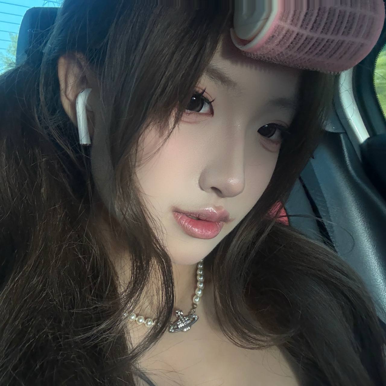 陕西 西安 18岁 165cm 82 A杯 学生 A4腰,筷子腿~身材比例好,听话事儿少不烦人,可提供满满情绪价值! 抽烟纹身:有纹身,偶尔抽烟 SM:可 无套:可 口交:可 过夜:可 同居:否 可飞:可 价格:8 特点:A4腰,筷子腿~身材比例好,听话事儿少不烦人,可提供满满情绪价值!