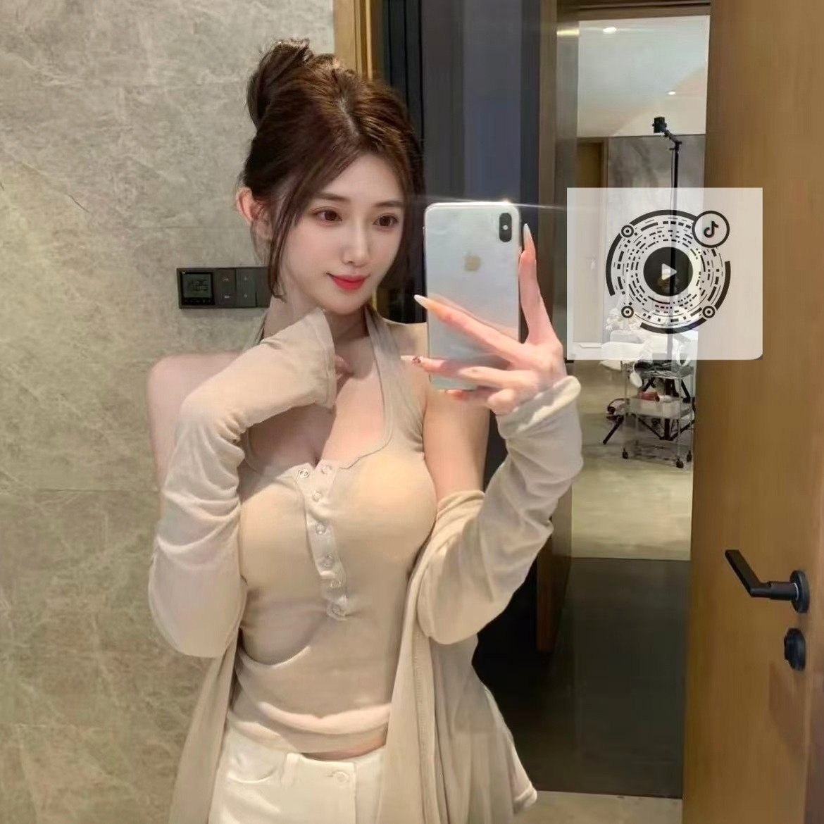 安徽 合肥 28岁 163cm 49 B杯 工作 肤白貌美 抽烟纹身:无抽烟有纹身 SM:否 无套:否 口交:可 过夜:可 同居:可 可飞:能 价格:9 特点:肤白貌美