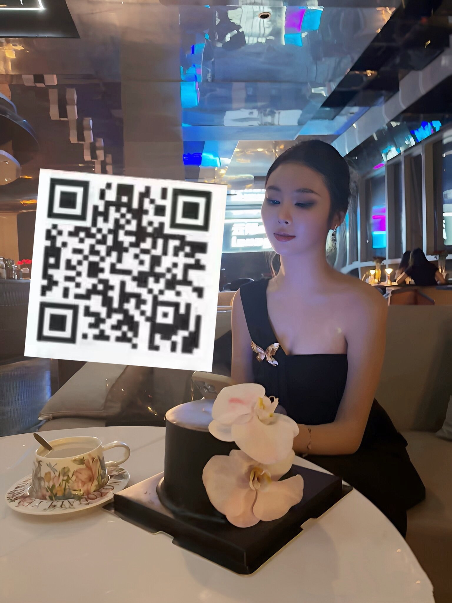 云南 昆明 20岁 175cm 108 B杯 无 反差 情趣玩具 抽烟纹身:有纹身 SM:否 无套:可 口交:否 过夜:可 同居:可 可飞:可 价格:10 特点:反差 情趣玩具