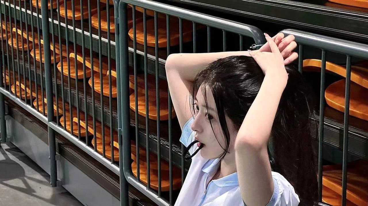 江苏 苏州 22岁 168cm 104 B杯 学生 抽烟纹身:无 SM:否 无套:否 口交:可 过夜:可 可飞:可 价格:20