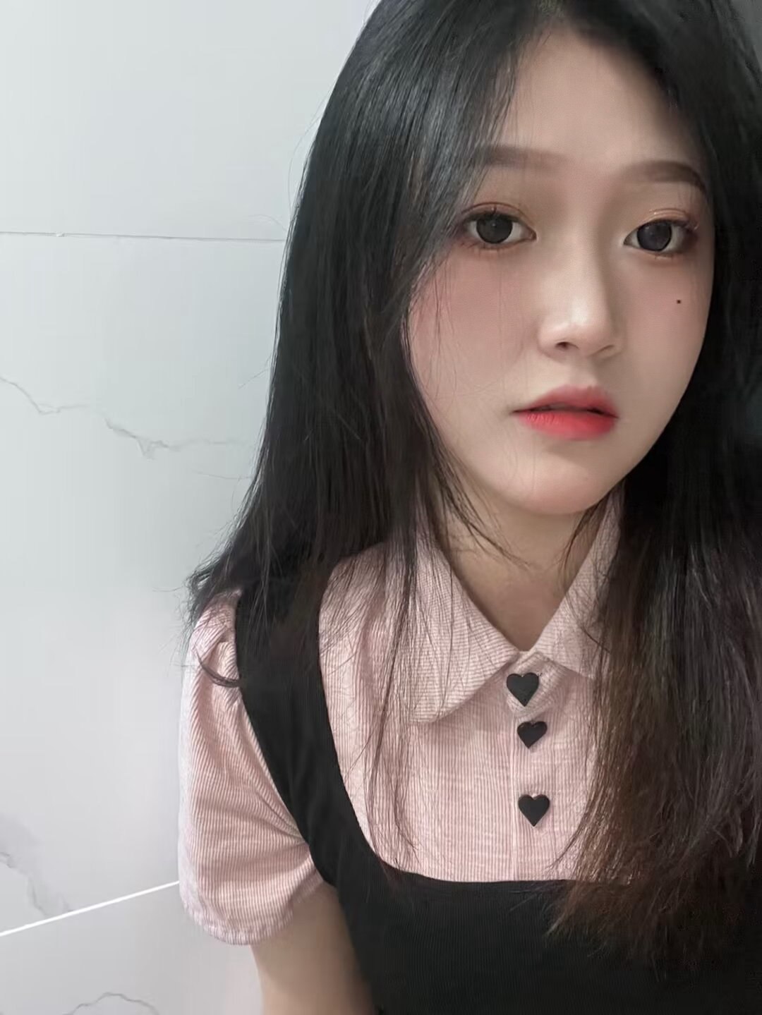 浙江 杭州 21岁 165cm 102 B杯 抽烟纹身:无 SM:否 无套:否 口交:可 过夜:可 同居:可 可飞:可 价格:12