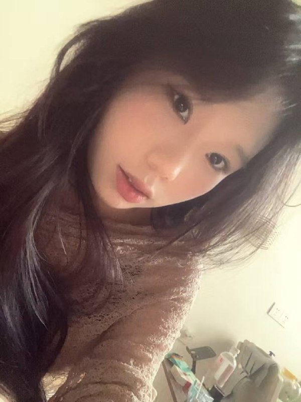 湖南 长沙 19岁 158cm 95 B杯 美容 性格好比较温顺 抽烟纹身:有纹身 SM:可 无套:可 口交:可 过夜:可 同居:否 可飞:可 不能经常 价格:1.5 特点:性格好比较温顺