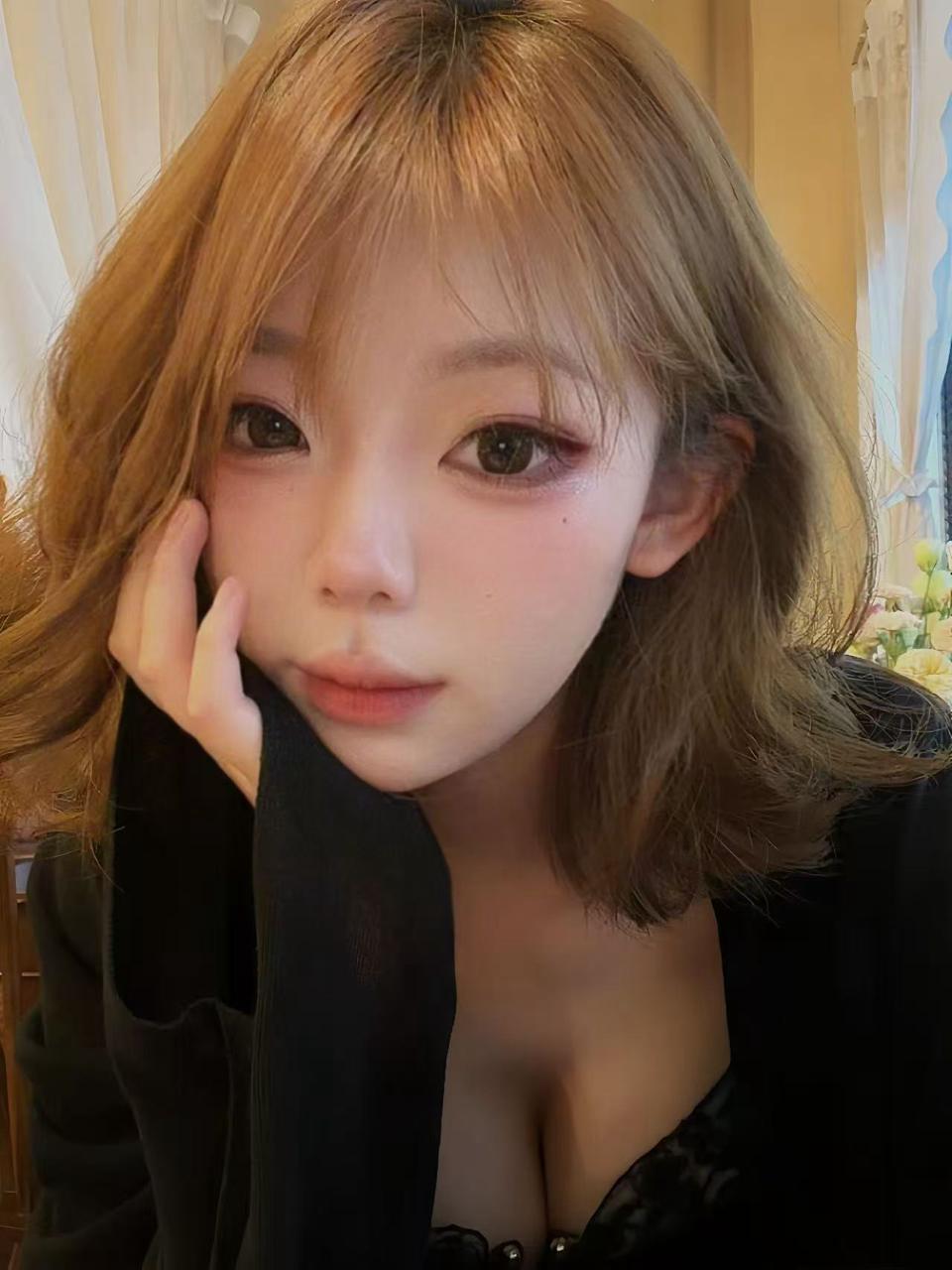 浙江 杭州 18岁 160cm 88 D杯 自媒体 m属性 身材很好 特别敏感 抱抱下面就会湿 水娃 会提供情绪价值 换位思考问题 服从性小狗 抽烟纹身:有纹身 不抽烟 SM:是 无套:可 口交:可 过夜:可 同居:可 可飞:可 价格:6 特点:m属性 身材很好 特别敏感 抱抱下面就会湿 水娃 会提供情绪价值 换位思考问题 服从性小狗