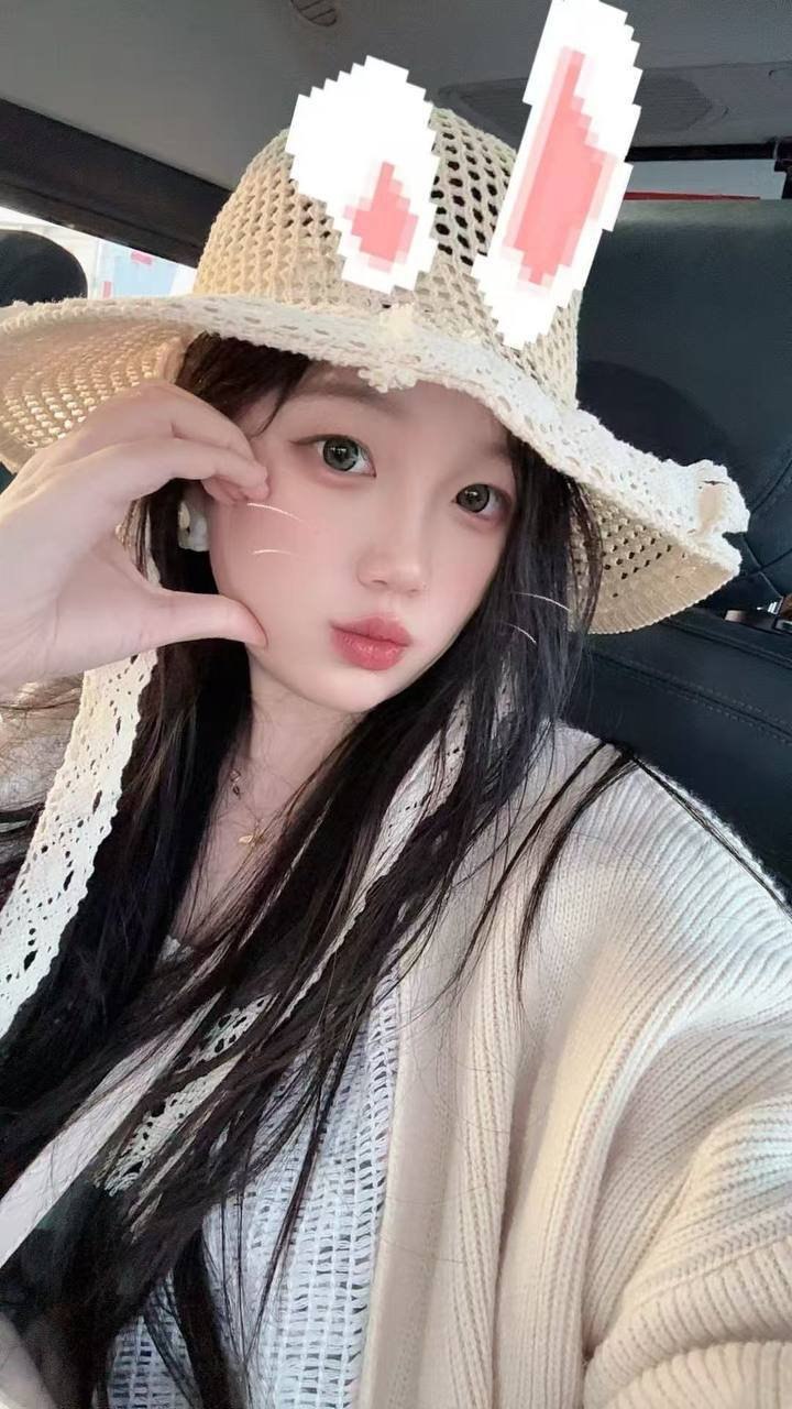 江苏 苏州 23岁 162cm 120 B杯 工作 💦多 抽烟纹身:无 SM:是 无套:可 口交:可 过夜:可 同居:可 可飞:价高给车费可以 价格:10 特点:💦多