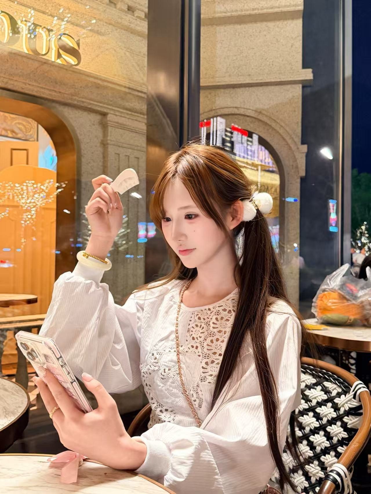 河南 南阳 18岁 170cm 94 A杯 无 性子温柔 风格多变 乖巧听话 身材好皮肤白 粉嫩紧 奶头敏感 会提供情绪价值 圈子干净 抽烟纹身:有纹身 SM:否 无套:否 口交:可 过夜:可 同居:否 可飞:可 价格:12 特点:性子温柔 风格多变 乖巧听话 身材好皮肤白 粉嫩紧 奶头敏感 会提供情绪价值 圈子干净