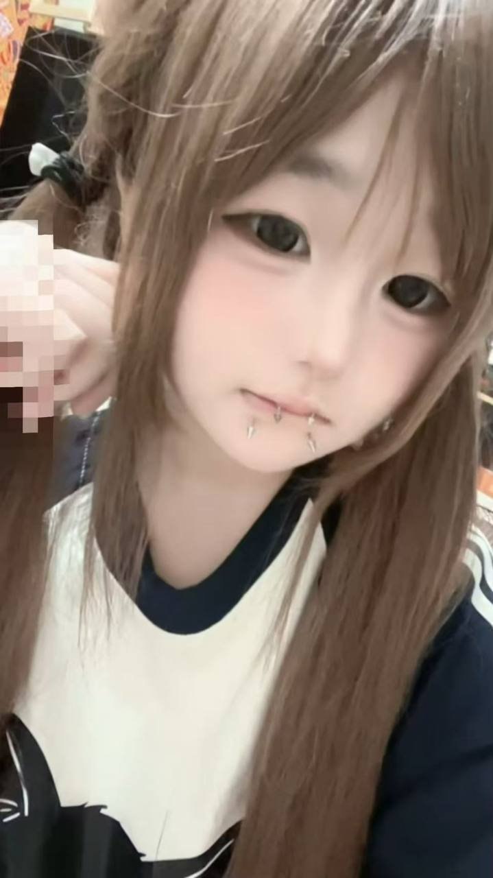 辽宁 铁岭 19岁 166cm 130 C杯 学生 可爱 抽烟纹身:无 SM:否 无套:否 口交:可 过夜:可 同居:否 可飞:否 价格:10 特点:可爱
