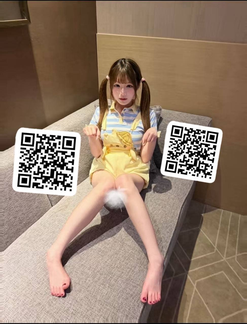 江西 南昌 18岁 160cm 100 C杯 学生 自然胸,性格温顺,懂事比较黏人,很少接触异性 抽烟纹身:无 SM:是 无套:否 口交:可 过夜:可 同居:可 可飞:可以 价格:7.5 特点:自然胸,性格温顺,懂事比较黏人,很少接触异性