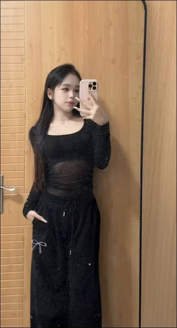 广东 广州 18岁 161cm 90 B杯 带货 抽烟纹身:有纹身 SM:是 无套:否 口交:可 过夜:可 同居:可 可飞:可 价格:15