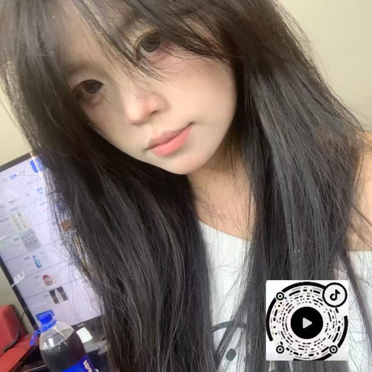 贵州 遵义 18岁 168cm 105 B杯 学生 懂事 年轻 抽烟纹身:无 SM:否 无套:可 口交:可 过夜:可 同居:可 可飞:可 价格:6 特点:懂事 年轻