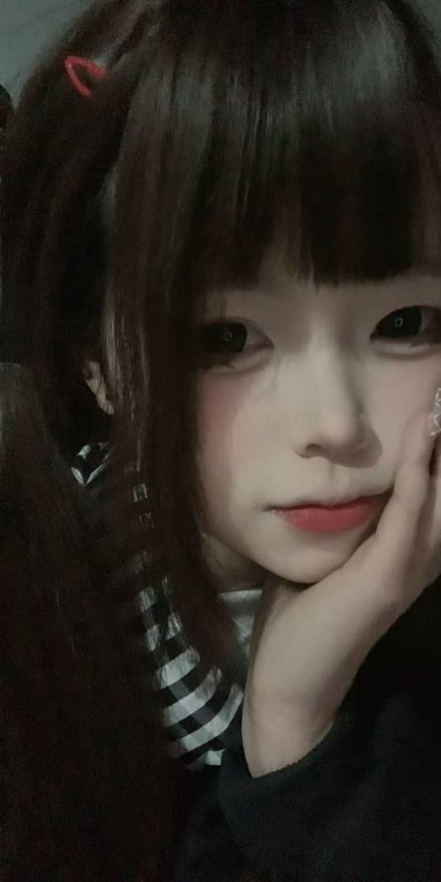 浙江 丽水 19岁 156cm 90 B杯 无 欲望大一点 抽烟纹身:无 SM:否 无套:可 口交:可 过夜:可 同居:可 可飞:可 价格:4.5 特点:欲望大一点