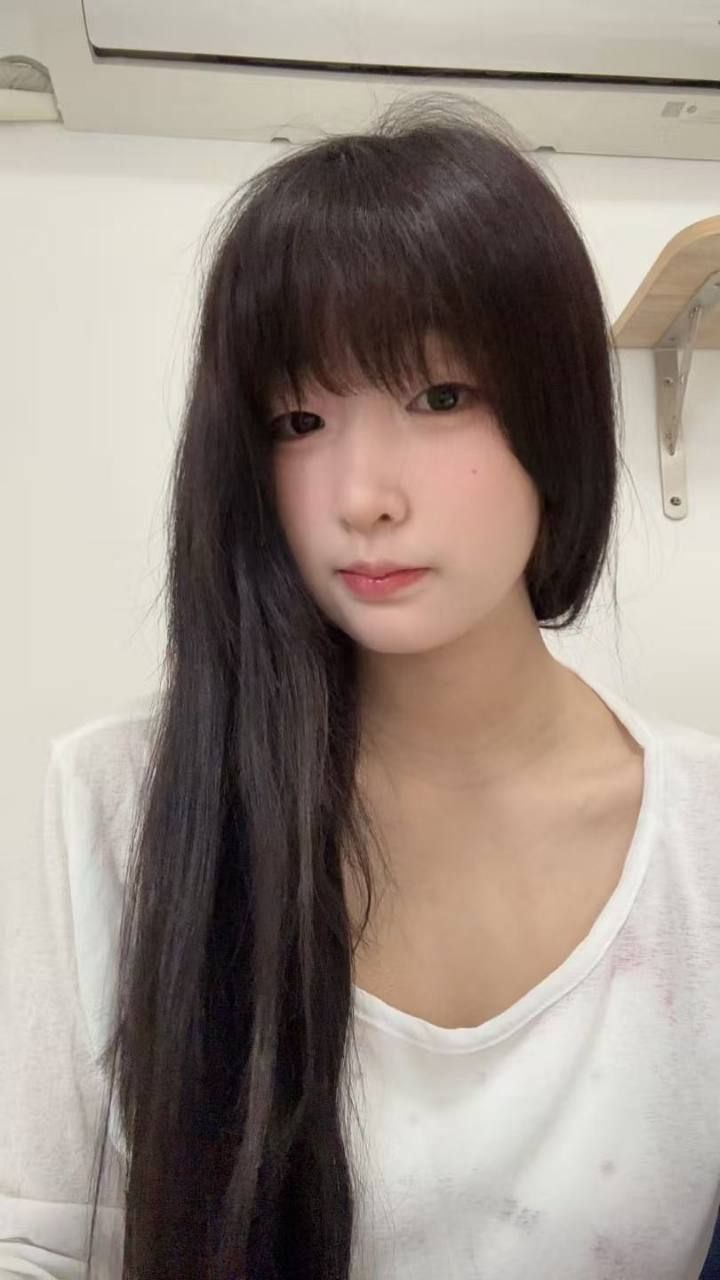 广东 广州 18岁 167cm 100 B杯 待业 乖巧听话,可k6,k9 抽烟纹身:有纹身 SM:是 无套:可 口交:可 过夜:可 同居:可 可飞:可以 价格:6 特点:乖巧听话,可k6,k9