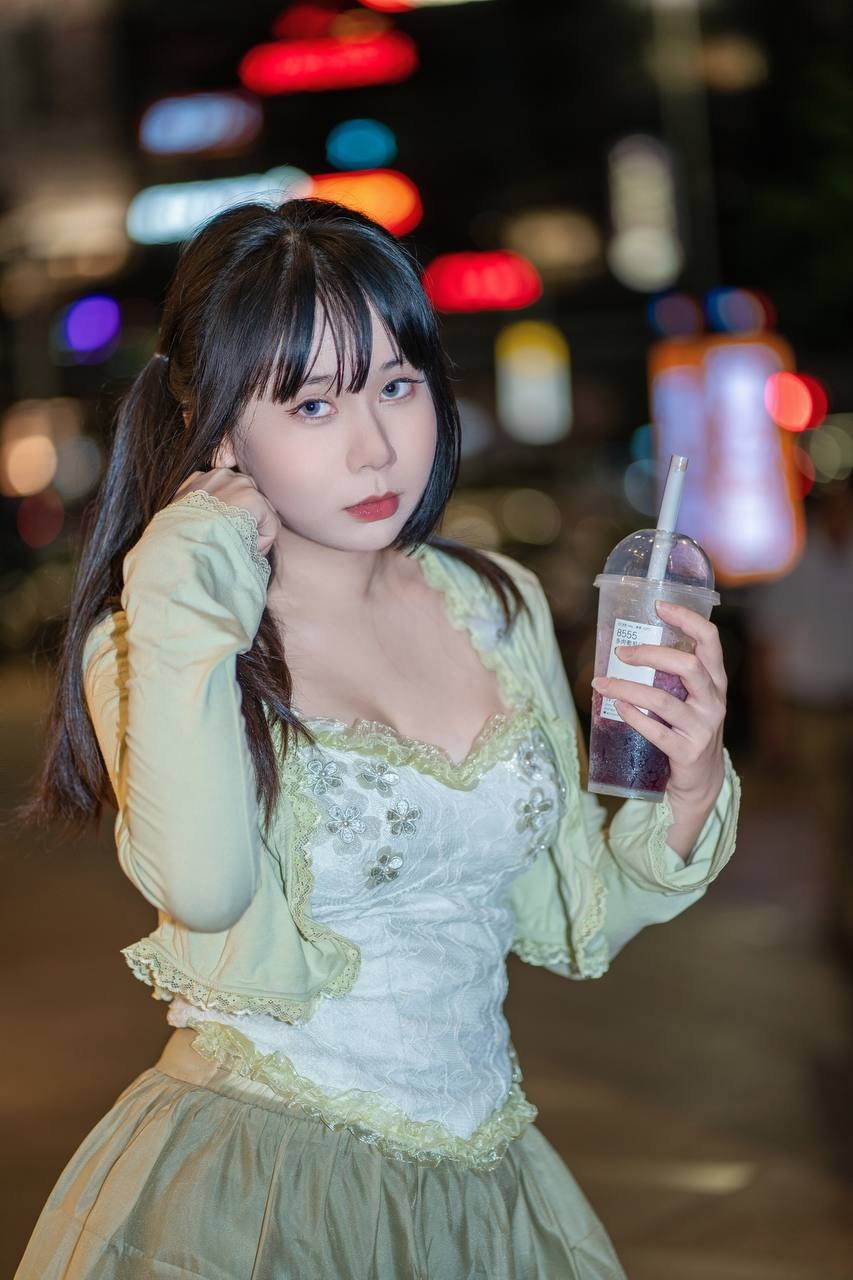 广东 深圳 23岁 166cm 109 C杯 学生 乖巧、白皙、S型身材、无整容、微胖BBW、能打高球、会泡茶、略会马术、英皇钢琴五级、会唱歌、能洗头、会SPA按摩、提供情绪价值 抽烟纹身:无 SM:是 无套:否 口交:可 过夜:可 同居:可 可飞:可 价格:10 特点:乖巧、白皙、S型身材、无整容、微胖BBW、能打高球、会泡茶、略会马术、英皇钢琴五级、会唱歌、能洗头、会SPA按摩、提供情绪价值